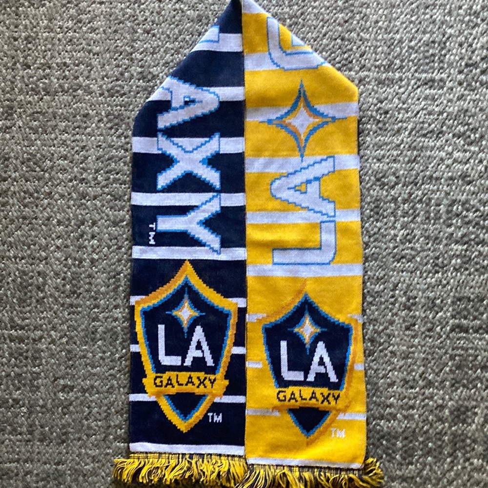 NWOT LA Galaxy Scarf